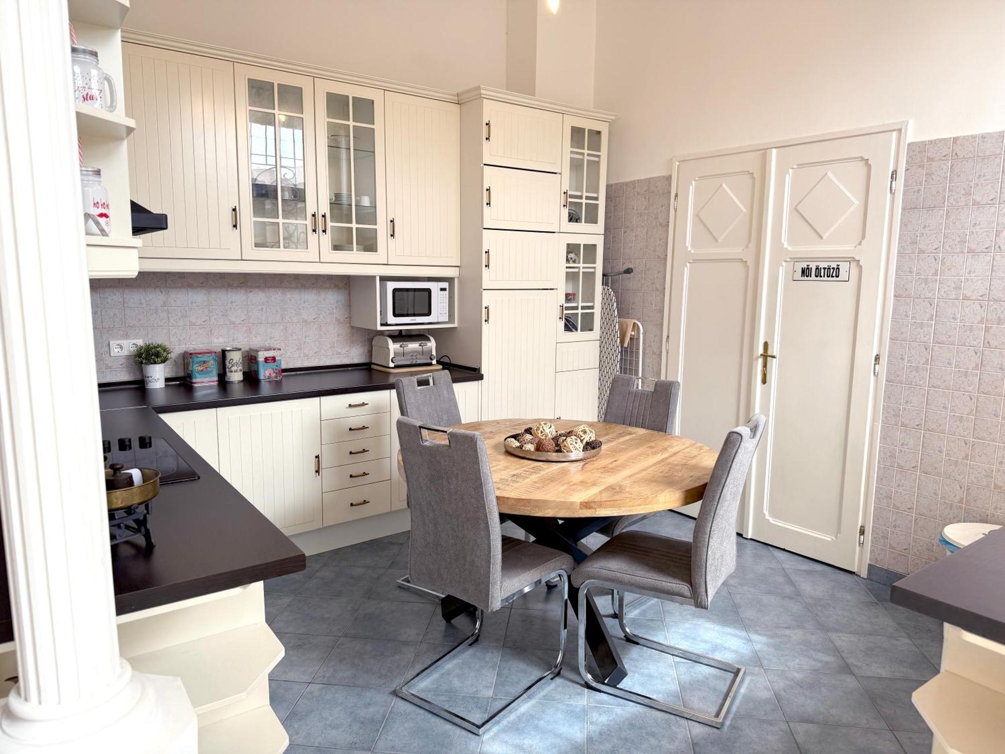 Elegant 125M2 Apartment In Center Of Budapest Eksteriør bilde
